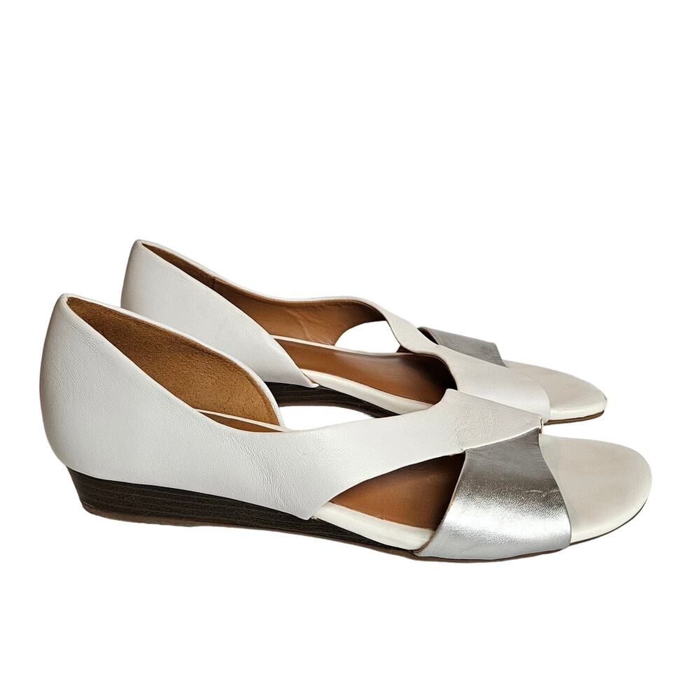 Naturalizer Jazzy Sandal Open Toe White Silver Women's‎ 8.5